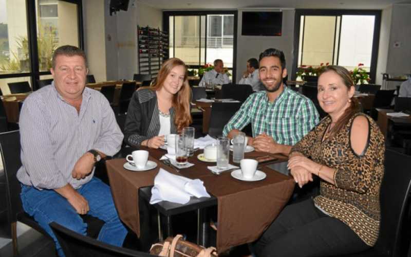 Mario Serna, Jéssica Serna, Santiago Vásquez y Liliana López.