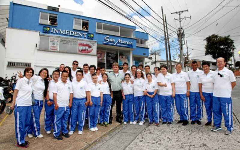 Equipo de competidores de Fides, que viajó con patrocinio de la Secretaría de Educación de Caldas y de Imedent, que donó los uni