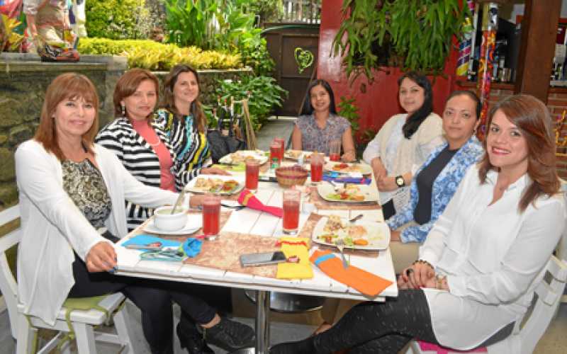 Rocío Mesa, Carmen Rosa Morales, Luz Stella Idárraga Betancur, Yenny Camargo, Claudia Ocaña, Nini Johanna Soto Marín y Beatriz E