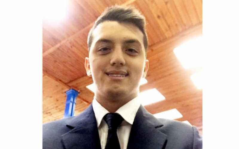 Hoy 22 de junio la Universidad Autónoma de Manizales le confiere el grado de Odontólogo al joven JUAN SEBASTIÁN PÉREZ GÓMEZ, su 