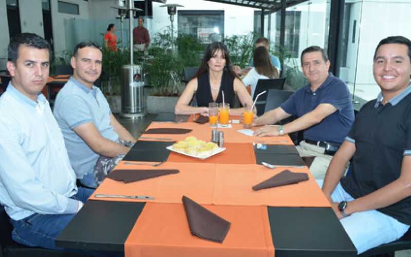 Carlos Morales; Deibis Sepúlveda, de Conhydra; Liliana Patricia Gallo, de Ingenieros Químicos y Asociados; Carlos Echeverri, de 