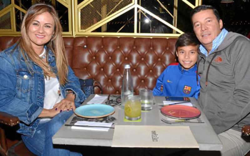 Beatriz Meza Botero, Tomás Penagos y Hernán Penagos.