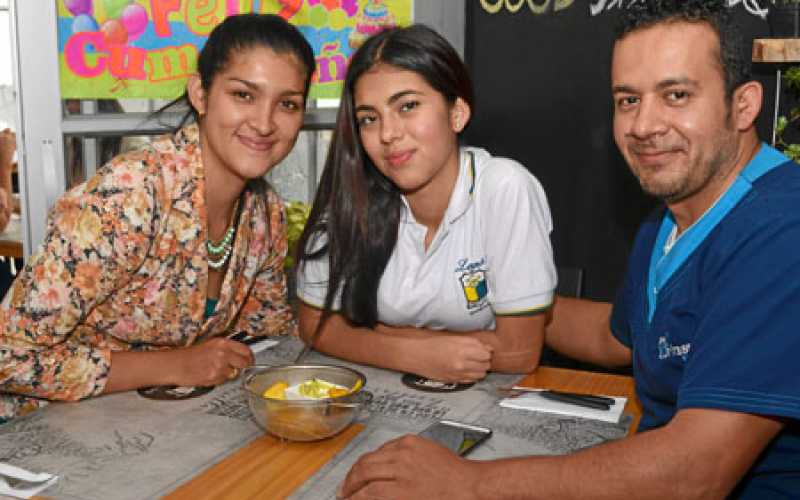 Natalia Agudelo, Juliana Jurado y Julián Jurado.