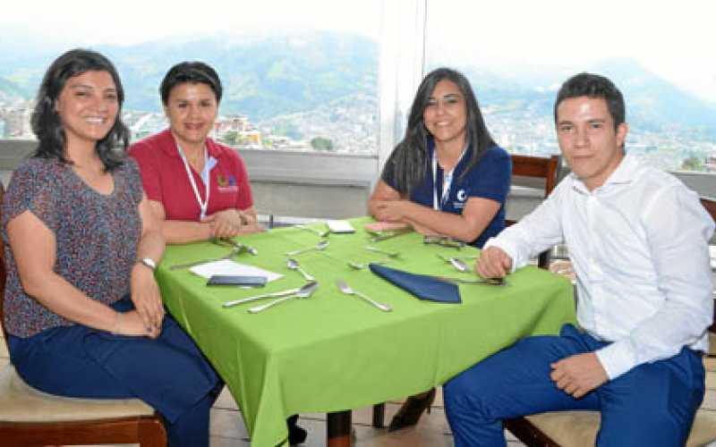 Foto | José Fernando Tangarife | LA PATRIA Jenny Carolina Pérez, Nelly Parra Giraldo, Natalia Valencia Marín y Juan Felipe Valen