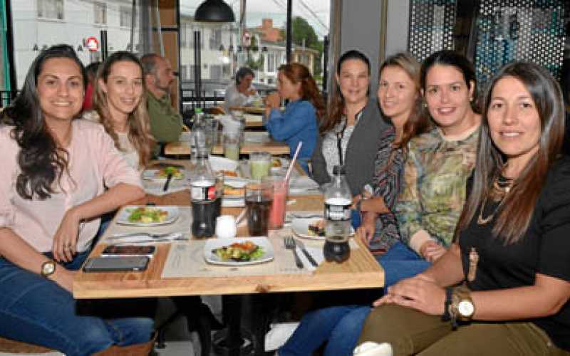 Ana María Mazuera, Mariana Restrepo Salazar, Laura Ruiz, Juliana Uribe, Carolina Osorio y Juliana Duque. 