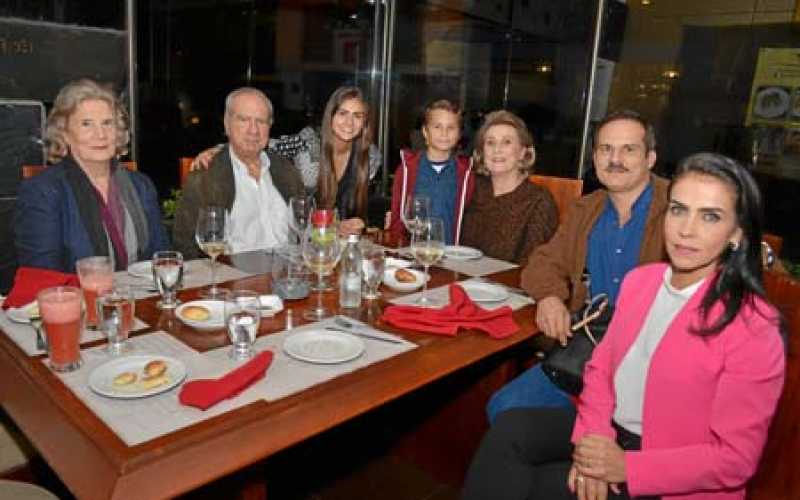 Ángela Echeverri Durán, Alfredo Restrepo Jaramillo, Paloma Restrepo Taleb, Manolo Restrepo Taleb, Silvia Echeverri de Restrepo, 