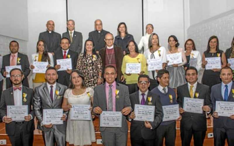 Foto | Cortesía | LA PATRIA La ceremonia de reconocimientos la presidieron monseñor Gonzalo Restrepo Restrepo, arzobispo de Mani