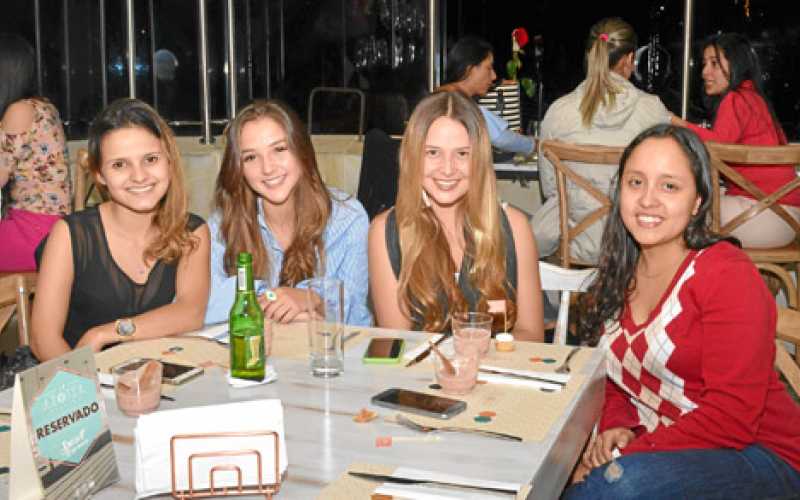 Eugenia Maldonado Vélez, Camila Álvarez Marín, Paulina Gutiérrez Lenis y Manuela López Alzate.