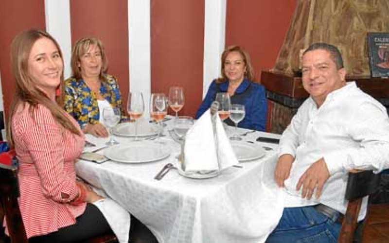 Diana Orozco Rubio, Nohelba Jaramillo Correa, Noralba Jaramillo Correa y Óscar Alonso Vargas Jaramillo.