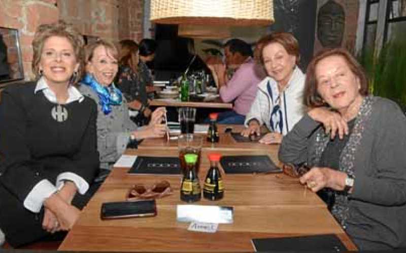 Francina Alzate Sierra, María Beatriz Gómez Arango, Gloria Armel Jaramillo y Gloria Jaramillo de Vélez.