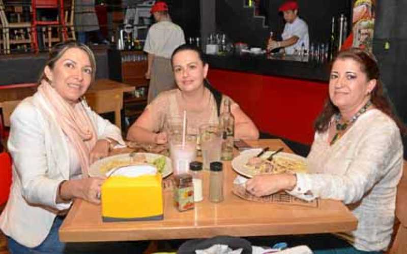 Gloria Lucía Pava Miranda, Sandra Patricia Ospina Salazar y Olga Esperanza Jaramillo Salazar.