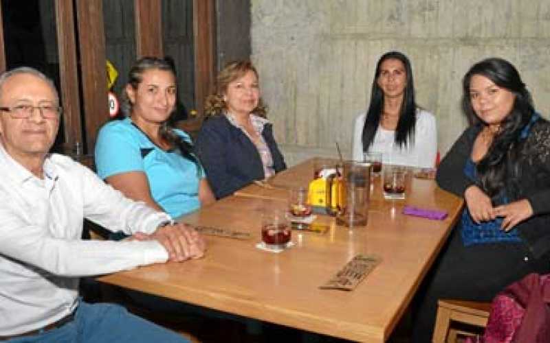 Jaime Gómez López, Mónica Andrea Pareja García, Gloria Eugenia Morales Pescador, María Beatriz Escobar Escobar y Tatiana García 