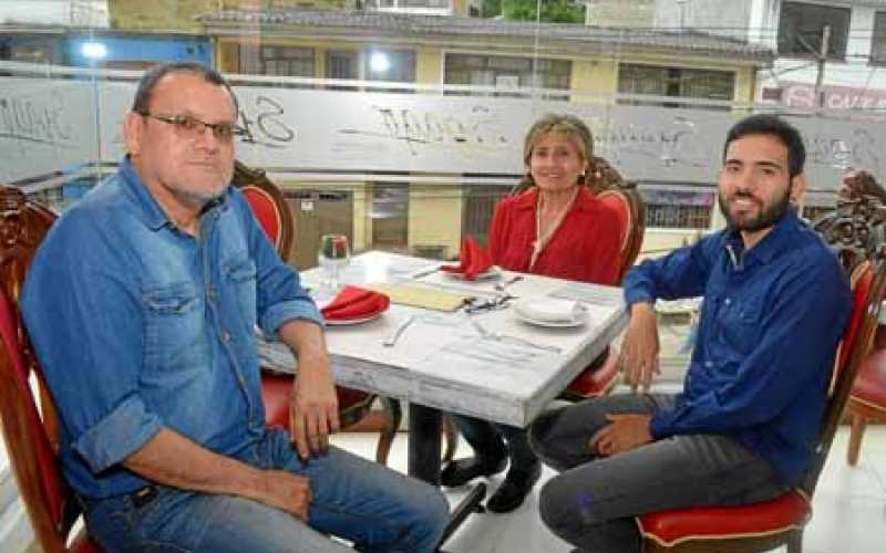 Julio César Correa Díaz, Gladys Reinoso Troncoso y Sebastián Correa Reinoso.