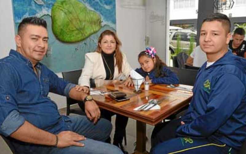 Mauricio Parra Berrío, Yorladi Salazar Bedoya, Luciana Parra Salazar y Miguel Castro Salazar.