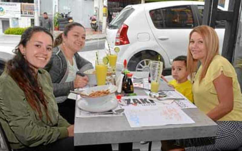 Alejandra Quintero Giraldo, Paula Andrea Giraldo Guarín, Juan Martín Quintero Giraldo y María Milena Giraldo Guarín.