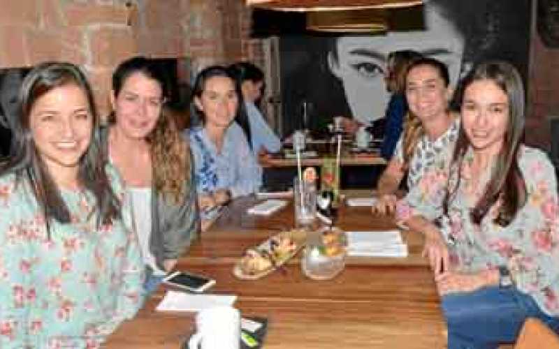Carolina Rodríguez López, Carolina Osorio Giraldo, Laura Meza Uribe, Érika VillaPrada y Tatiana Botero Gutiérrez.