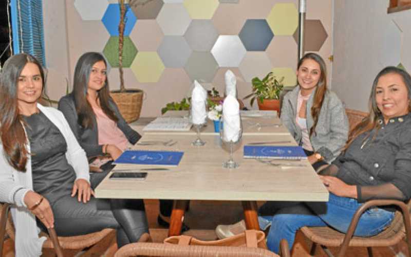 Claudia Marcela Ramírez Zuluaga, Natalia Plaza Osorio, Natalia Valencia Cardona y Claudia del Pilar García Velarte.