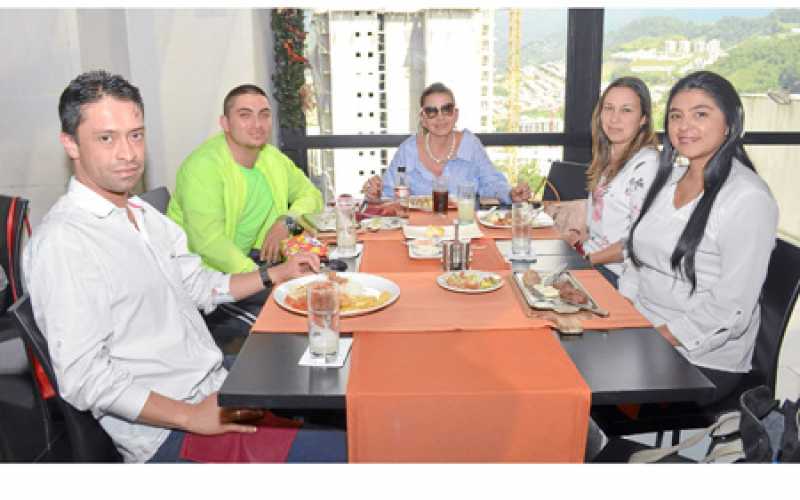 Carlos Pérez, Manuel Felipe Quintero Cano, Claudia Rivas Aristizábal, María Isabel Ehrmann Arboleda y Milena Ardila Valderrama.