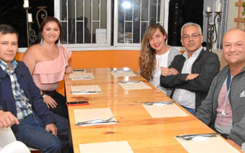 Manuel Millán, Vicky Torres, Margarita Arango, Carlos Aguilar y José Peláez.