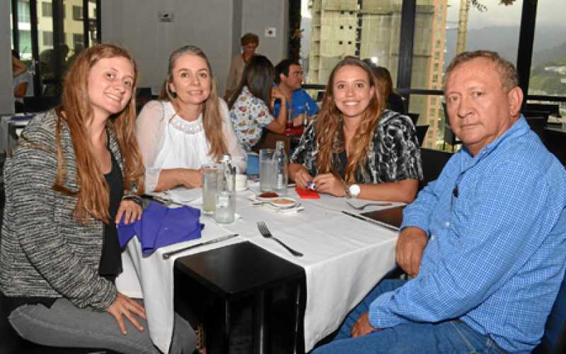 Fotos | José Fernando Tangarife | LA PATRIA Juanita Rivera Osorio, Ángela Osorio, Juliana Rivera Osorio y Julio Hernando Rivera 