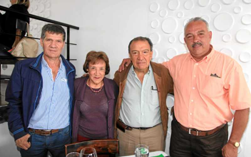 Foto | Argemiro Idárraga | LA PATRIA Alfonso Patiño Arango, Leonor Serrano de Camargo, Gabriel Camargo Salamanca y Mario Aristiz