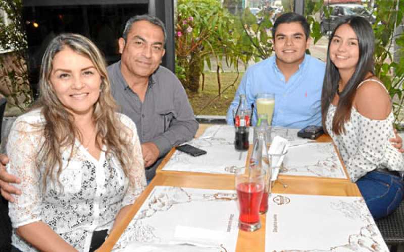 Solanye Salazar Gallego, Juan Carlos Ortega Patiño, Camilo Ortega Salazar y Paula Yazo Ramírez.