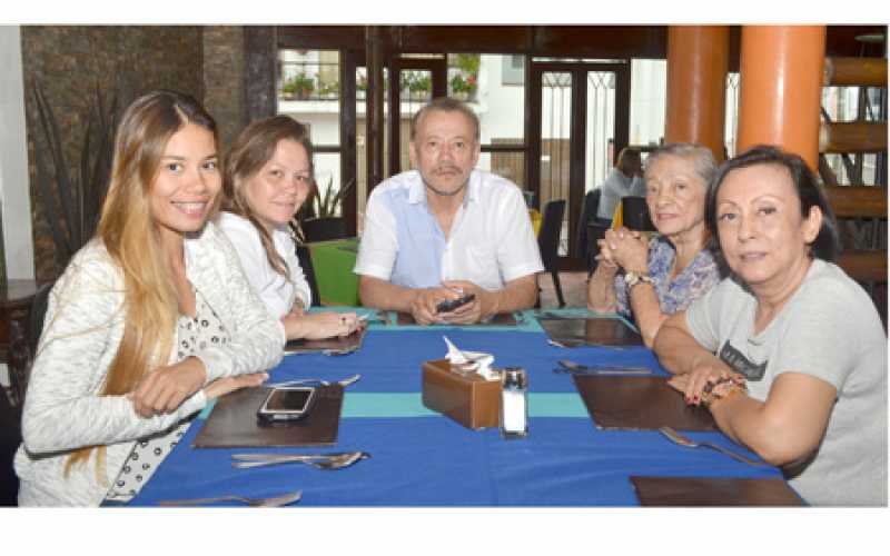 Foto | José Fernando Tangarife | LA PATRIA Gabriela Suárez Silvera, Dahianna Suárez Perafán, Jorge Suárez Osorio, Emma Osorio de