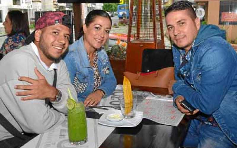 Foto | José Fernando Tangarife | LA PATRIA Federico Aristizábal Patiño, Ángela María Patiño y Alberto Aristizábal López.