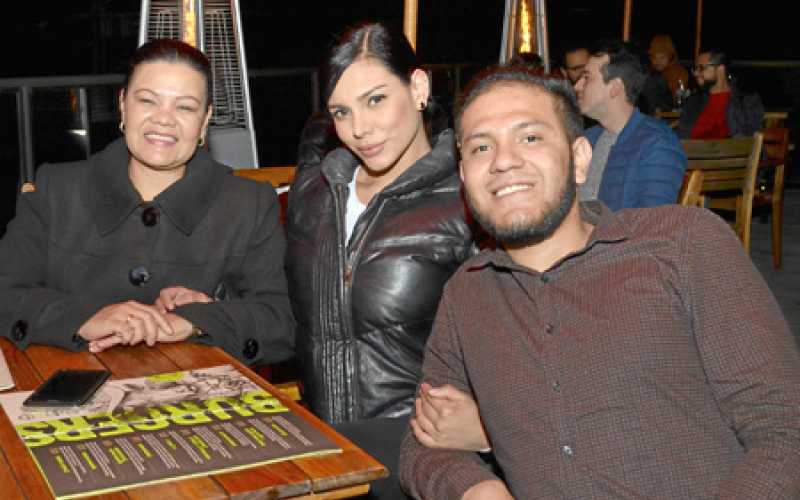 Luz Adriana Rivera Jiménez, Vanessa Rivera y Daniel Rivera.