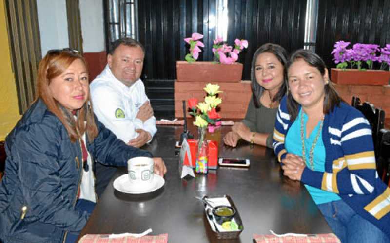 Sandra Villada Pinzón, del BYR Pereira; Luis Fernando López Gómez, del BYR Manizales; Claudia Patricia Villada Pinzón, del BYR P