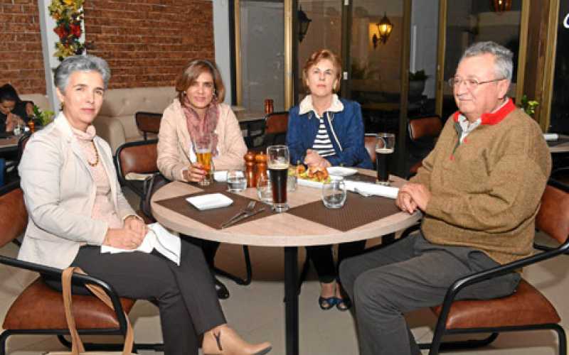 Foto | José Fernando Tangarife | LA PATRIA Patricia Vélez Arango, Martha Gómez Arango, Alba Lucía Vélez Arango y José Fernando R