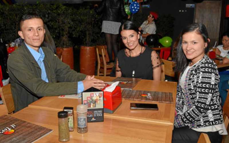 Daniel Gutiérrez Espinosa, Johanna Gutiérrez Espinosa y Ruth Gutiérrez Espinosa.