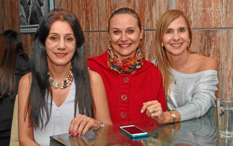 Nancy Ossa Gómez, María Teresa Jiménez Arango y Gloria Lucía Kihuan Giraldo.