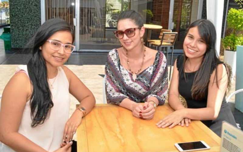 Manuela Agudelo Aguirre, Diana Fernanda Candamil Arredondo y Natalia Ordóñez González.