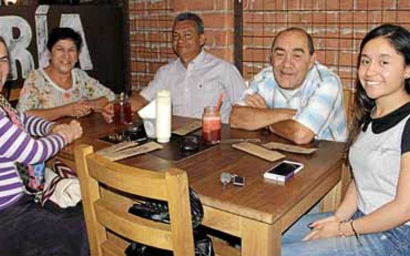 Luz María Ramírez, Luz Marina Hernández, Héctor Forero, Jairo Pineda y Tatiana Forero.