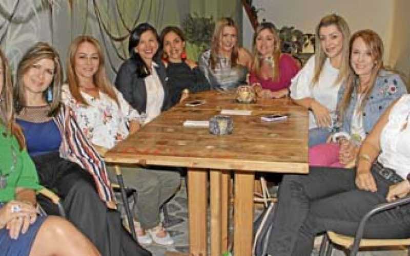 Carmenza Durán, Luisa María Feria, Martha Beatriz López, Martha González, Patricia Salinas, Liliana Figueroa, Marcela Bernal, Cl