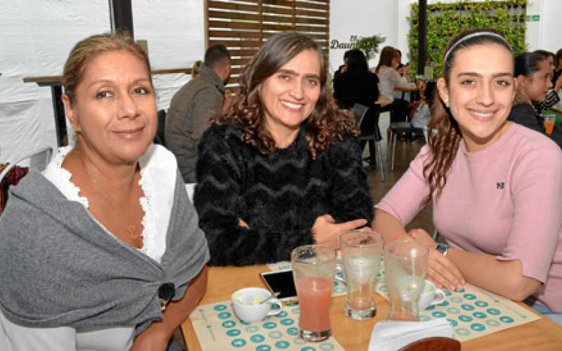 Mery Arboleda Ocampo, Olga Lucía Duque Isaza y Mariana Valencia Duque.