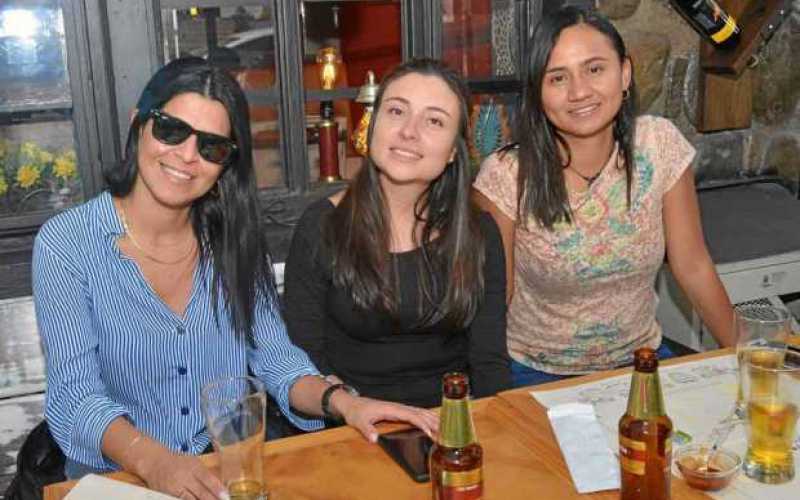 María Angélica Sechague Cabanzo, Luisa Martínez Gualdrón y Tatiana Castillo Mantilla.