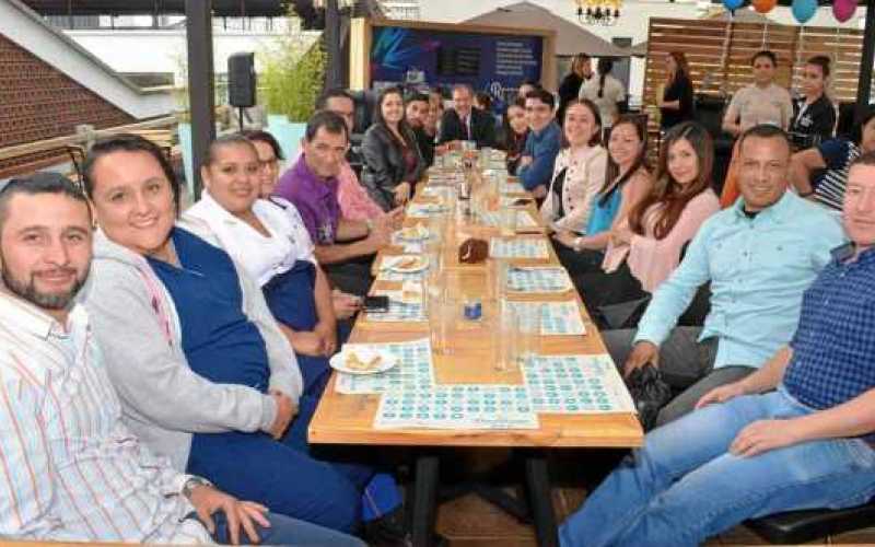 Ángela María Puerta Cárdenas, presidenta del Tribunal Superior de Manizales, acompañó a los funcionarios que participaron de los