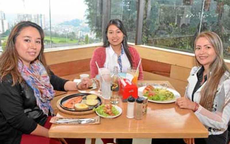 Foto | José Fernando Tangarife | LA PATRIA Alexandra Amador Colonia, Geraldin Bravo Casanova y Eliana María Carmona Gómez.