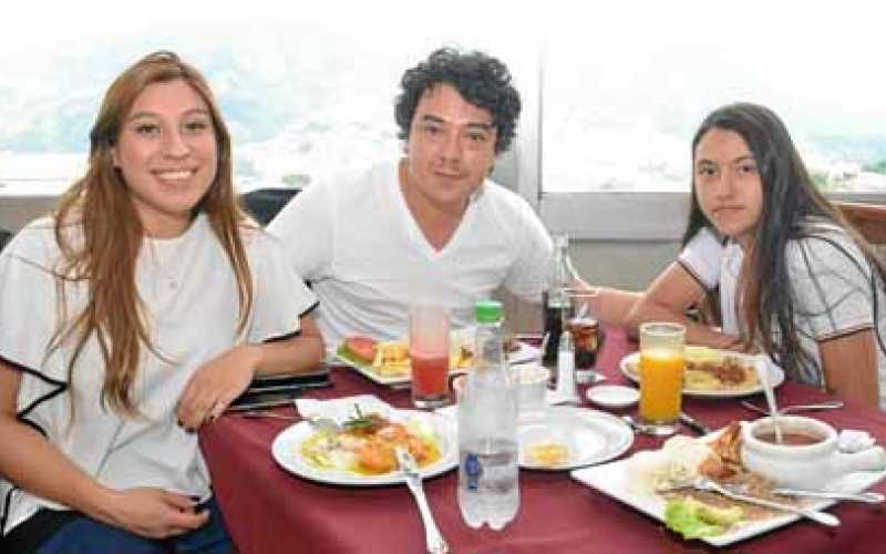 Silvana Barahona Manosalva, Jorge Andrés Ospina Sánchez y Sara Ospina Sánchez.