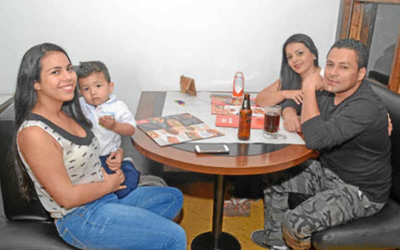 Natalia Franco Ospina, Juan Martín Pérez Franco, Sandra Patricia Ospina Vera y Alberto Ospina Vera.