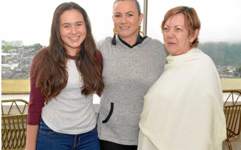 Juanita Muñoz Giraldo, Olga Lucía Giraldo Castaño y Luz Stella Castaño Álvarez.