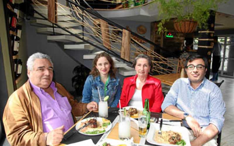 Vicente Fernán Arango Estrada, María Paulina Arango Estrada, Leticia Estrada de Arango y Andrés Eugenio Arbeláez Duque. 