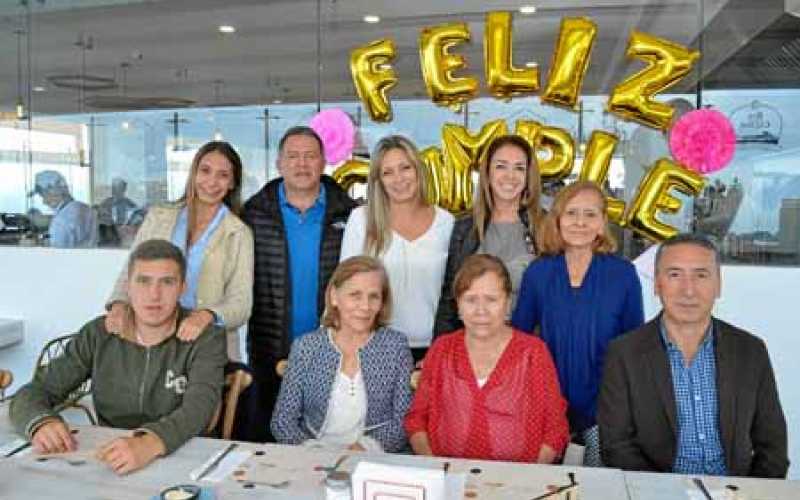 Juan Sebastián Hoyos Muñoz, Milena Henao, Rosabel Henao, Jorge Muñoz Henao, Laura Hoyos Muñoz, Óscar Augusto Muñoz Henao, Gloria