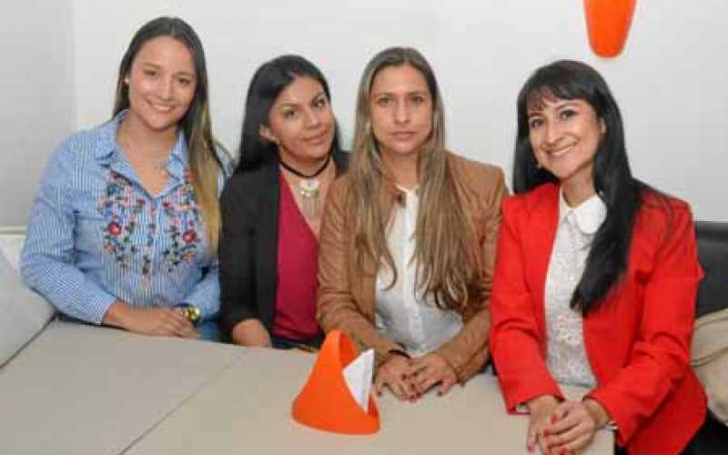 Diana Carolina Correa, Susana Morales Torres, Gloria Jazmín Londoño Olaya y Bibiana Andrea Marín Díaz.
