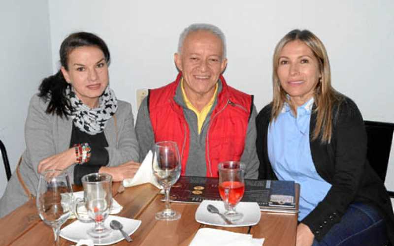 Foto | José Fernando Tangarife | LA PATRIA Martha Lucía García Naranjo, Diego Villada Osorio y María Carmenza Grisales.