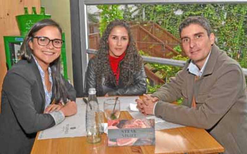 Daniela Hinestroza Noguera, Estefany Keith Vásquez y Víctor Manuel Rozo García.