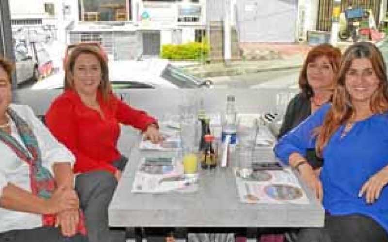 Adriana Mejía Sánchez, Patricia Escobar Arbeláez, Beatriz Saffon Botero y Claudia María Giraldo Giraldo.