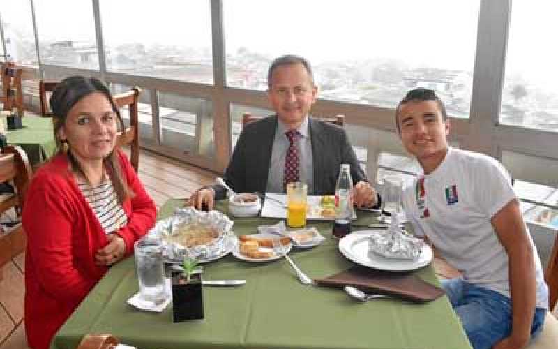 María Elena Ospina Otálvaro, Octavio Herrera Tirado y Esteban Herrera Ospina.